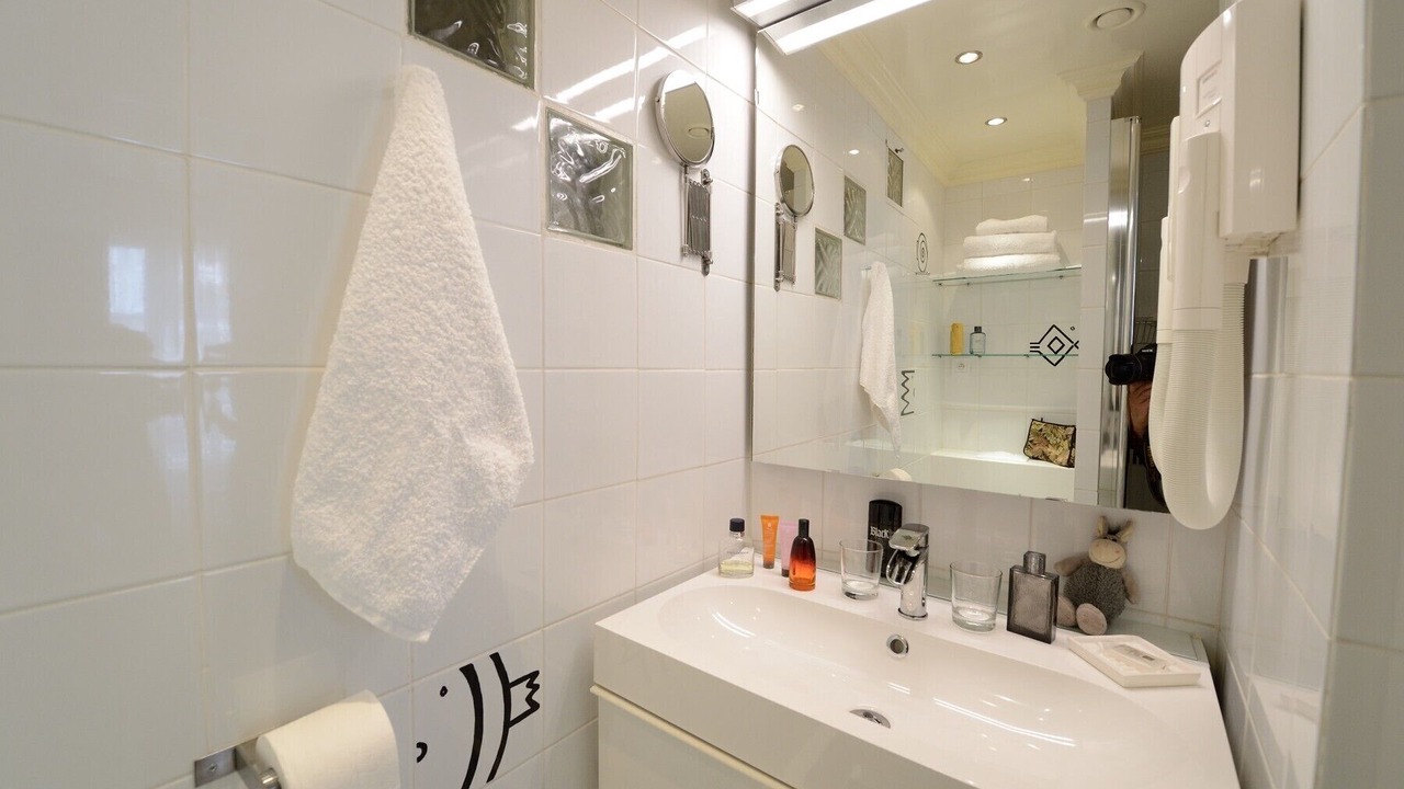 Photo of Bathroom in Arts-et-Metiers