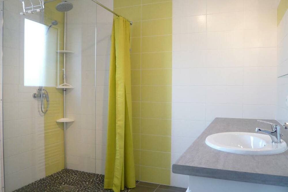 Photo of Bathroom in Vains