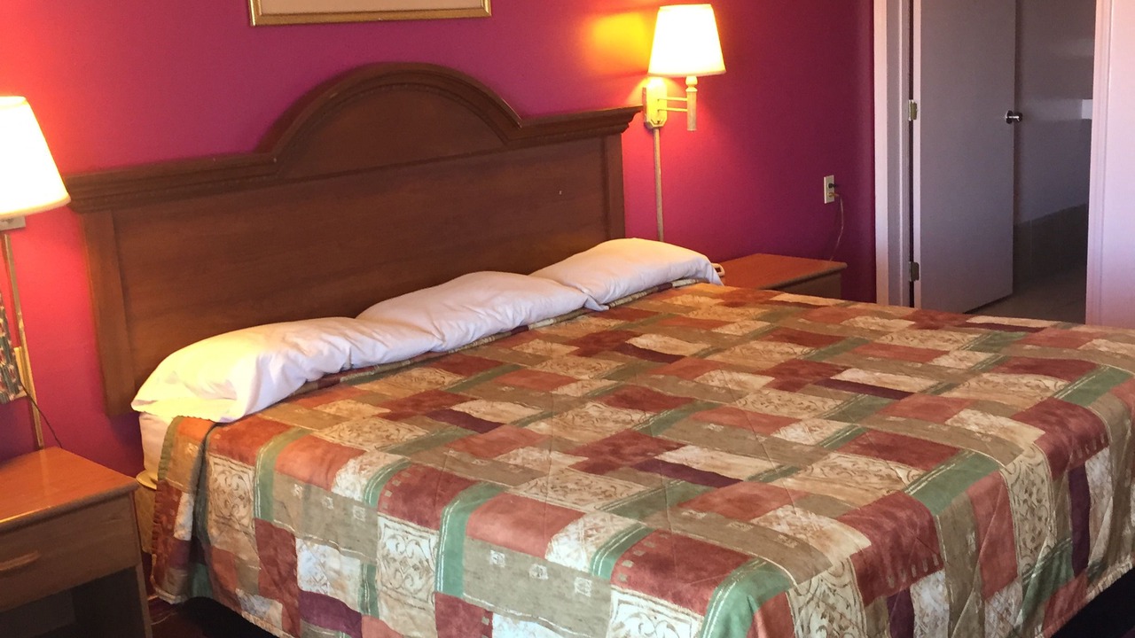 Photo of Bedroom in Claude