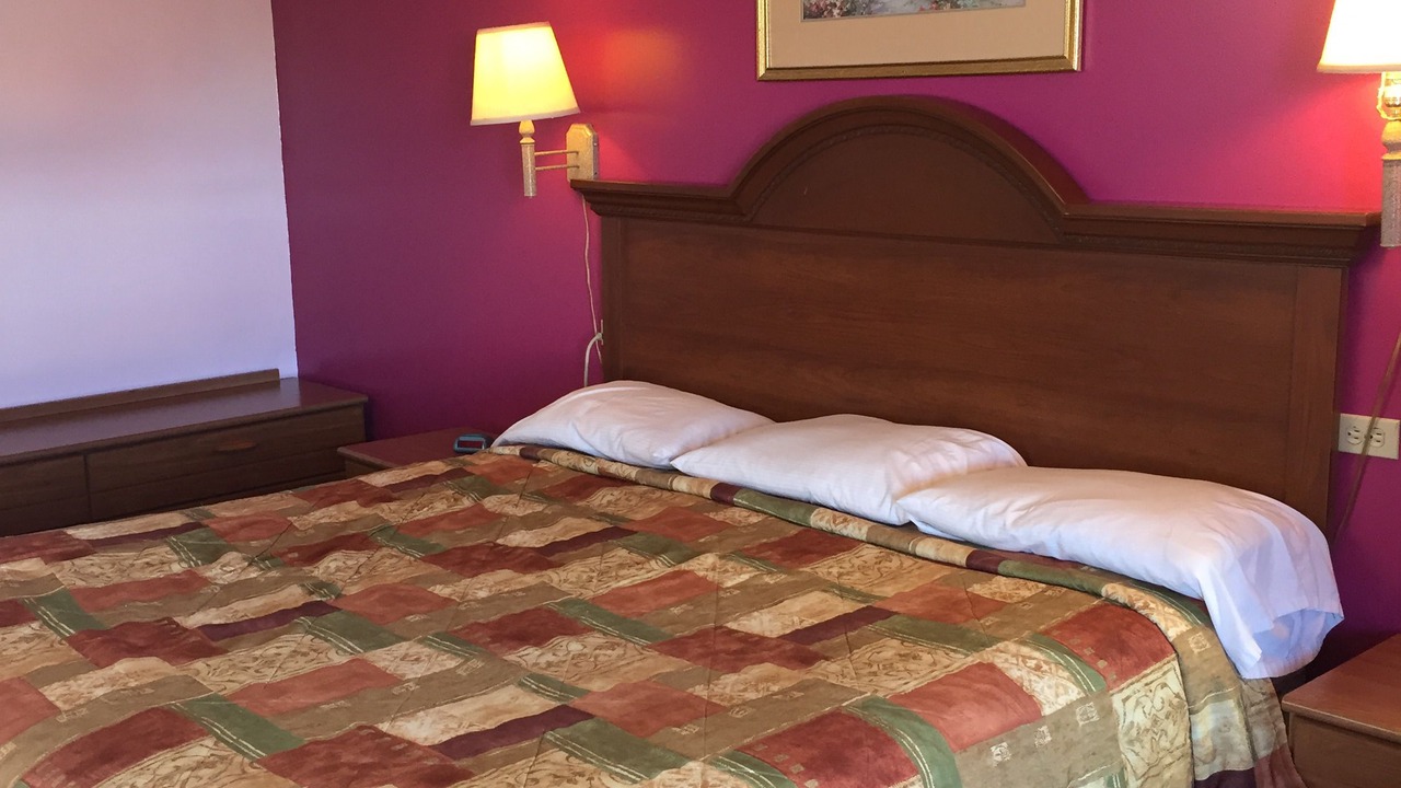 Photo of Bedroom in Claude