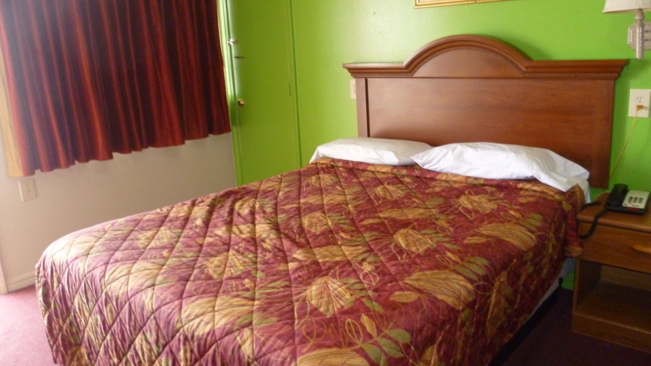 Photo of Bedroom in Claude