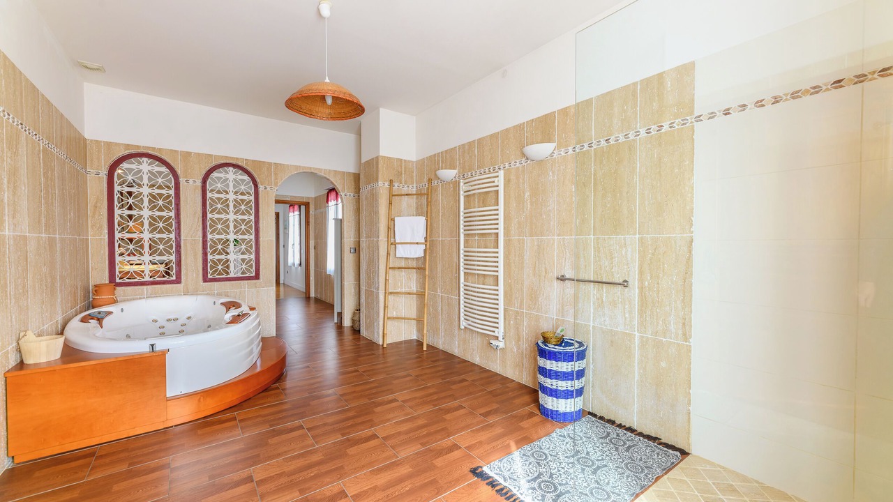 Photo of Bathroom in Saint-Cyr-sur-Loire
