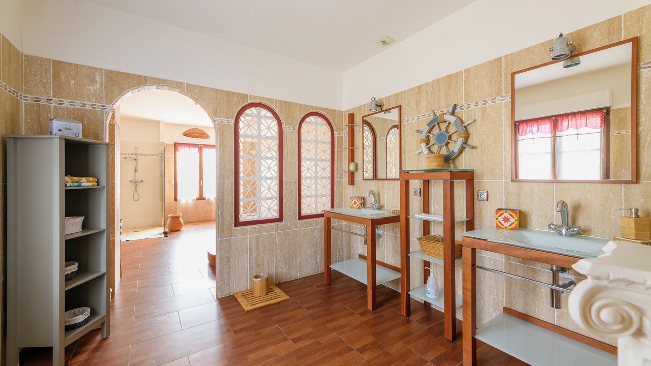 Photo of Bathroom in Saint-Cyr-sur-Loire