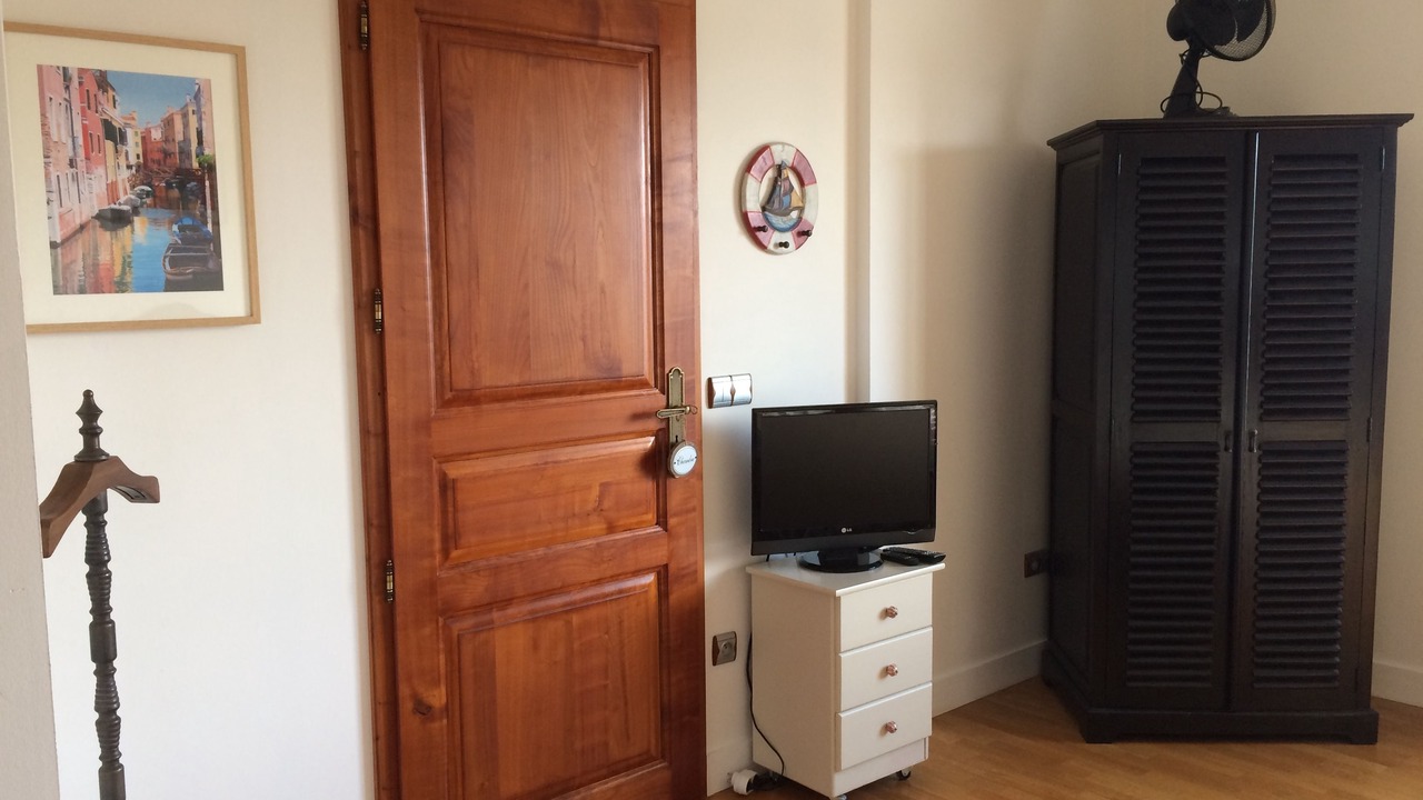 Photo of Bedroom in Saint-Cyr-sur-Loire