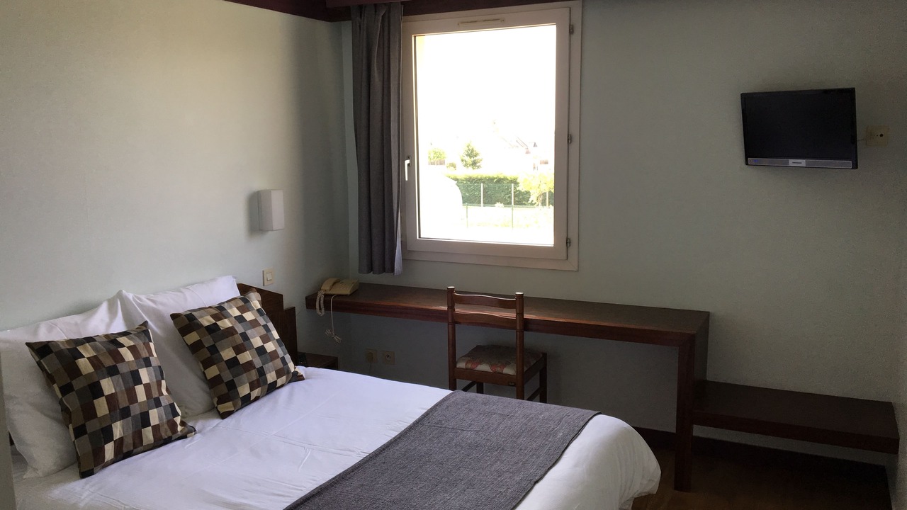 Photo of Bedroom in Saint-Denis-de-l'Hotel