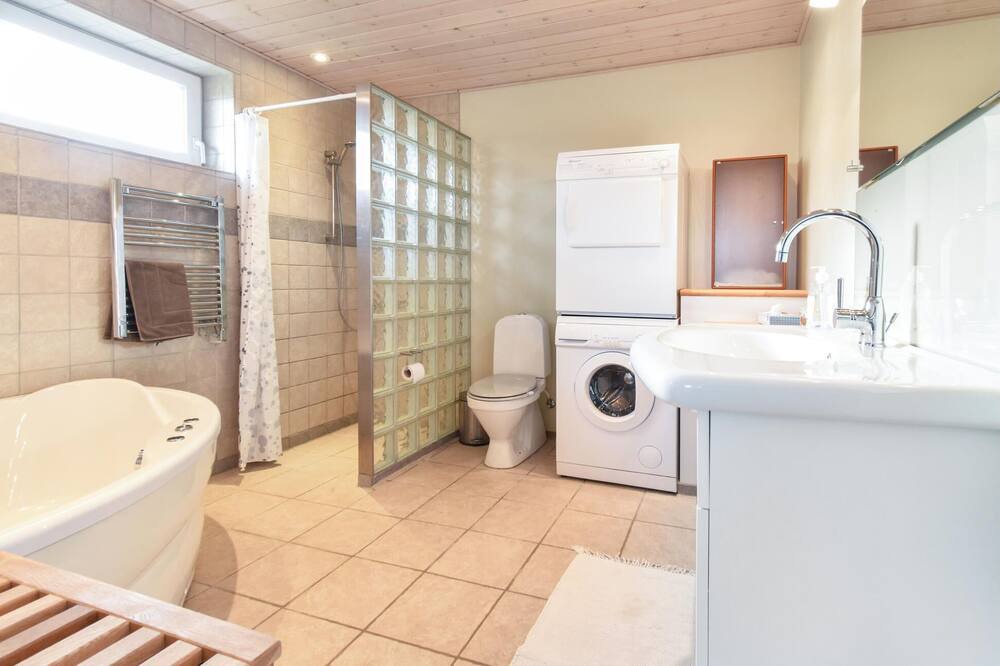 Photo of Bathroom in Næs