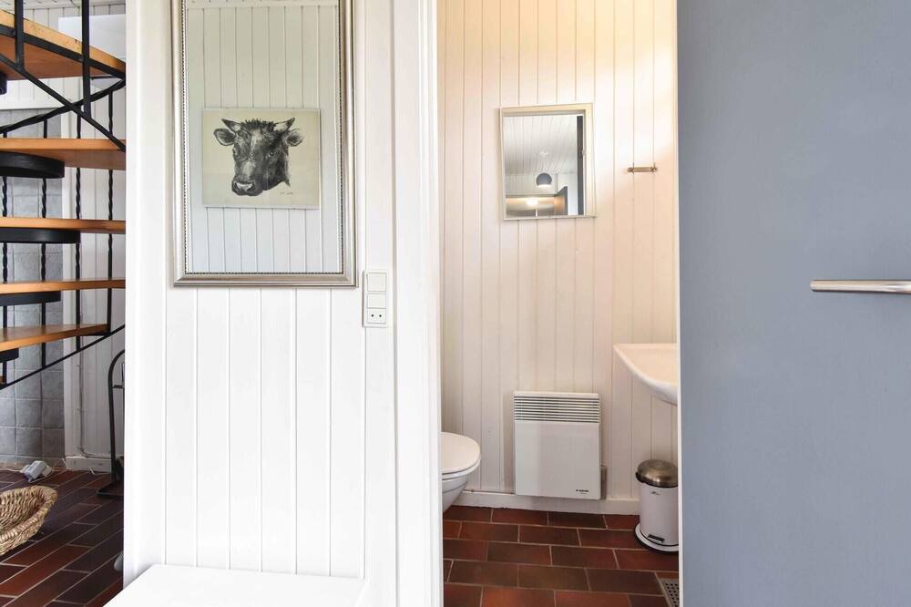 Photo of Bathroom in Næs