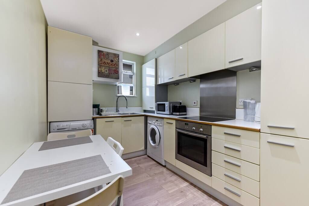 Photo of Kitchen in Ealing
