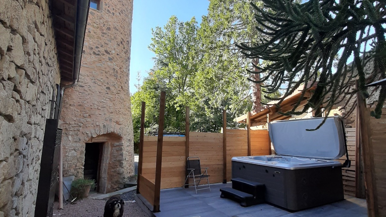 Photo of Patio Balcony in Saint-Remy-de-Chargnat
