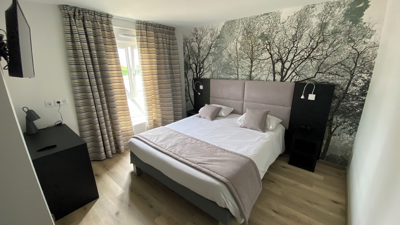 Photo of Bedroom in Villegusien-le-Lac