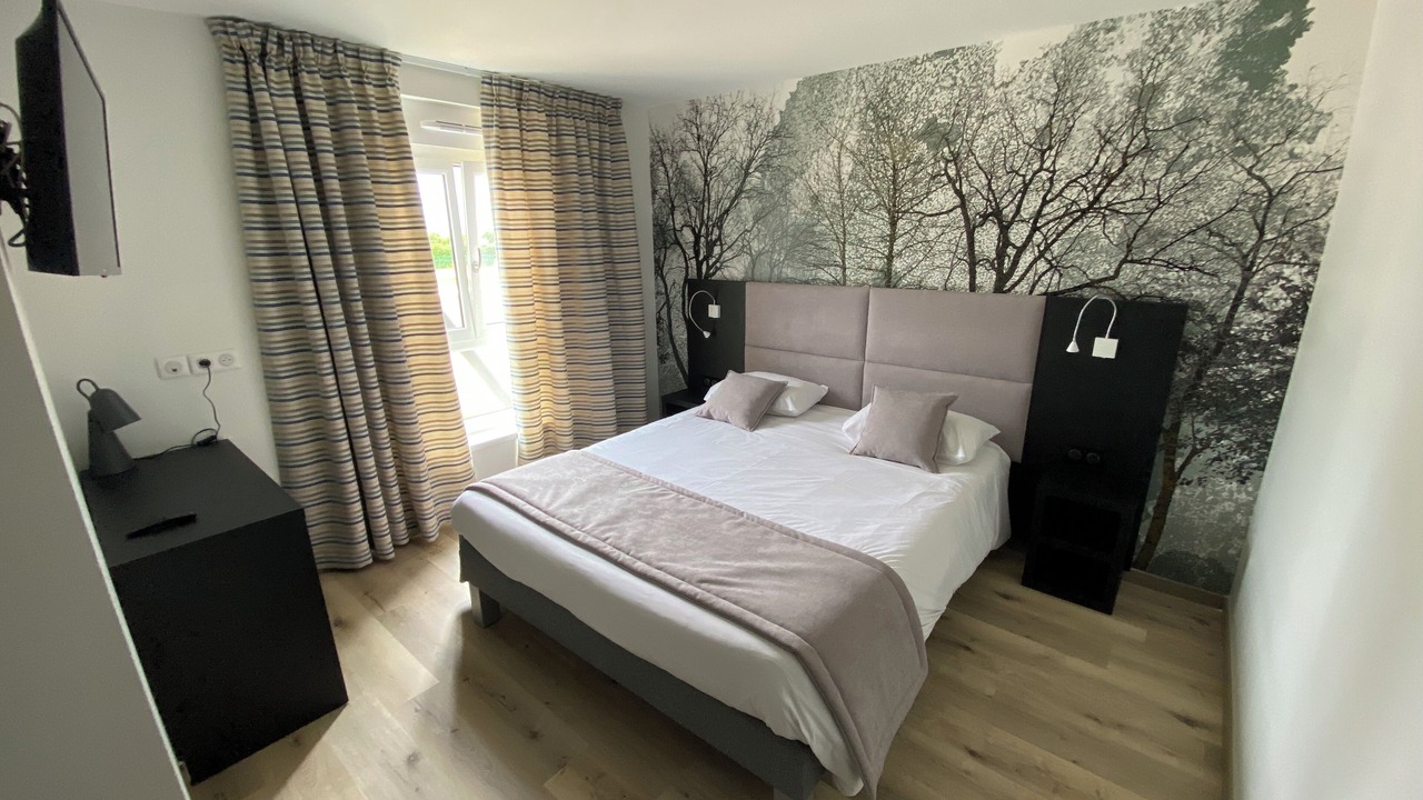 Photo of Bedroom in Villegusien-le-Lac