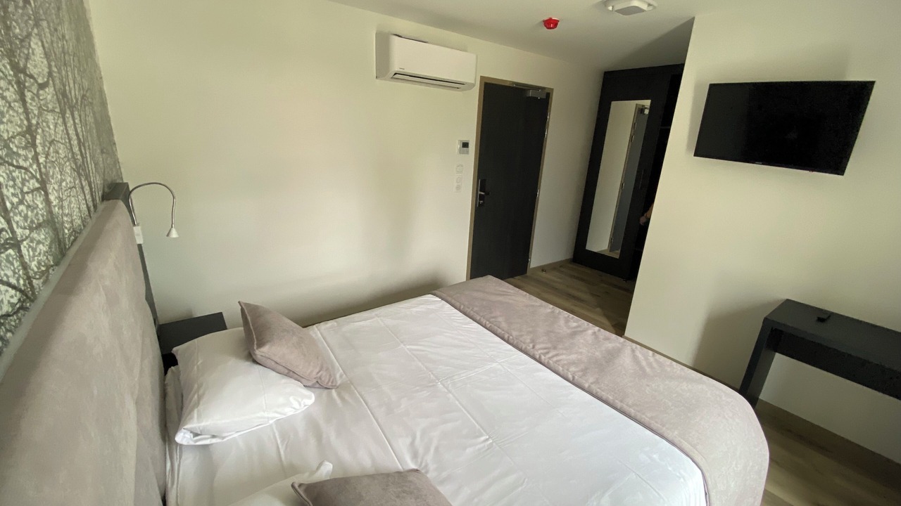 Photo of Bedroom in Villegusien-le-Lac