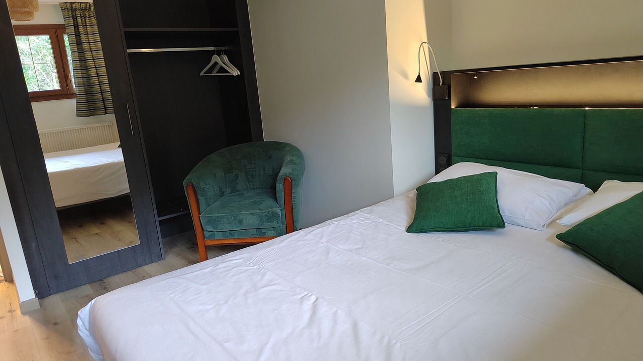 Photo of Bedroom in Villegusien-le-Lac