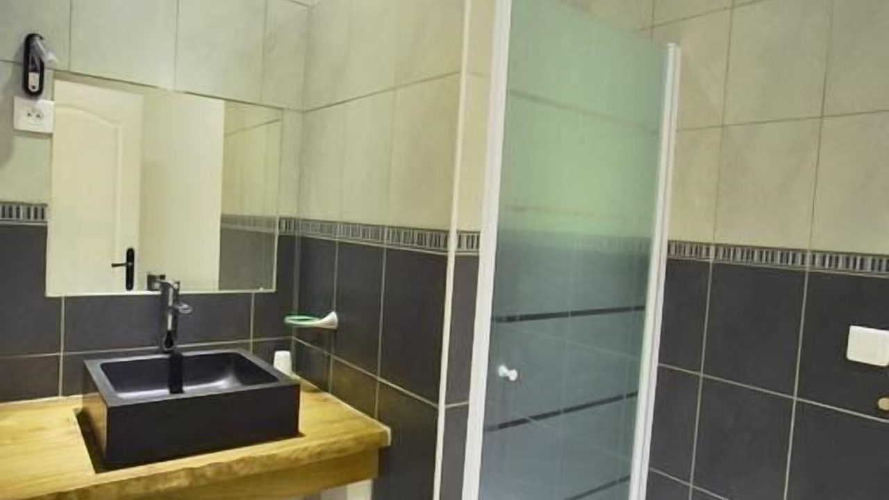 Photo of Bathroom in Saint-Affrique