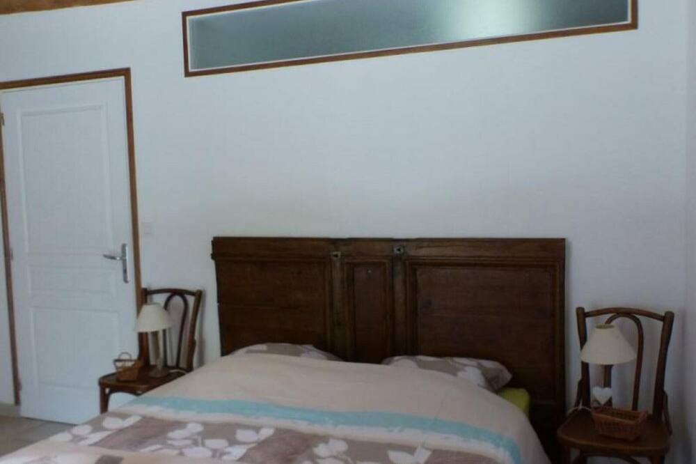 Photo of Bedroom in La Chapelle-sur-Loire