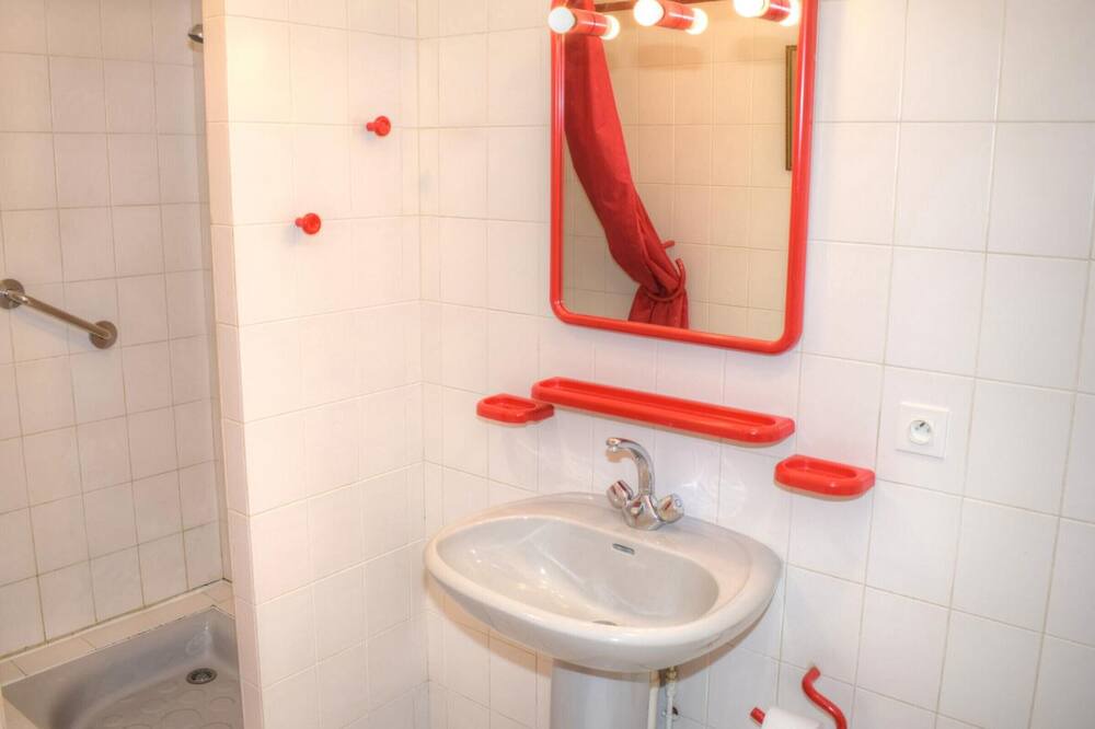 Photo of Bathroom in Ligre