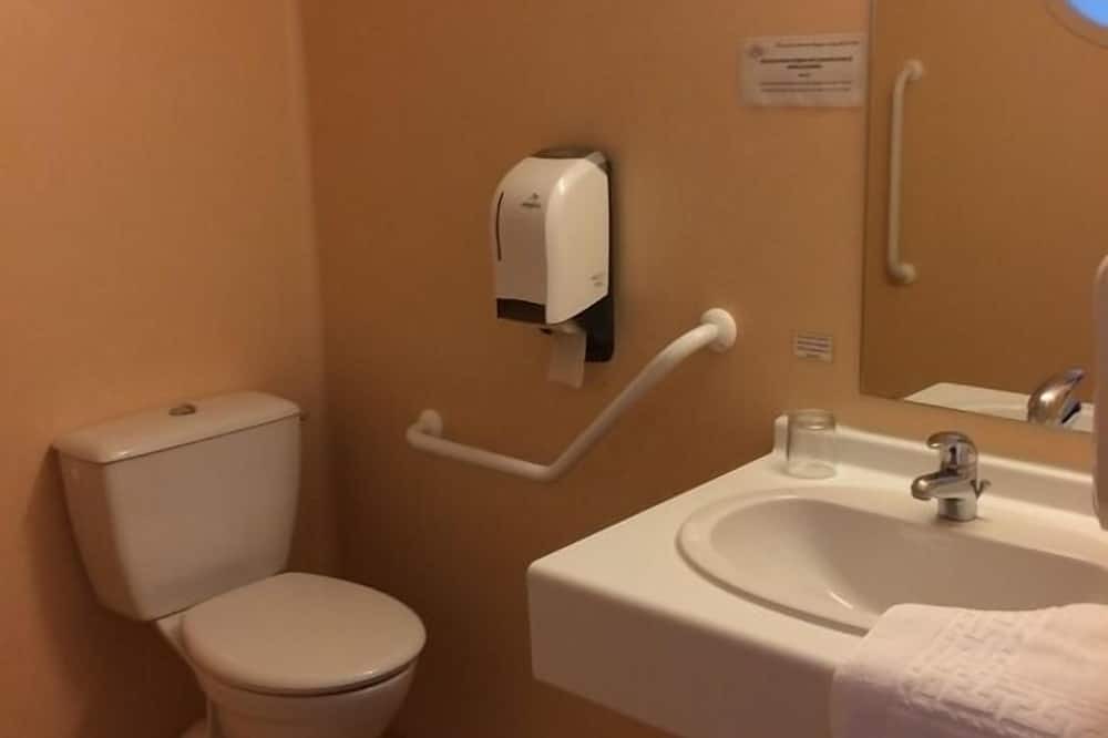 Photo of Bathroom in La Chevroliere