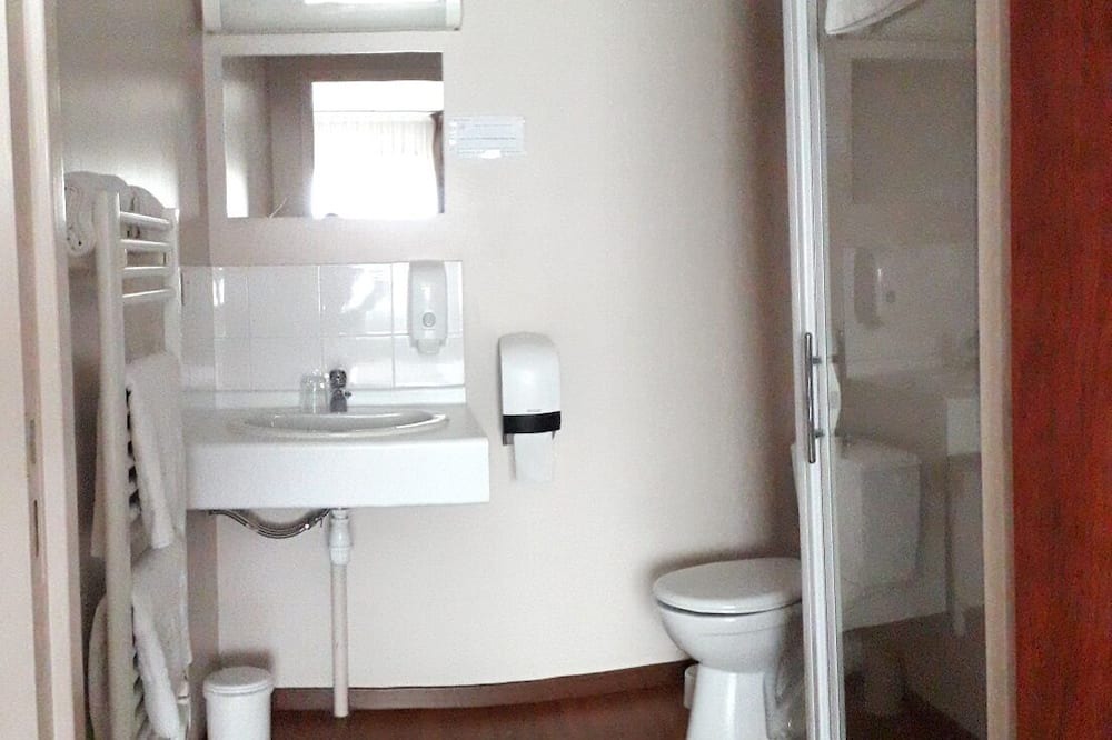 Photo of Bathroom in La Chevroliere