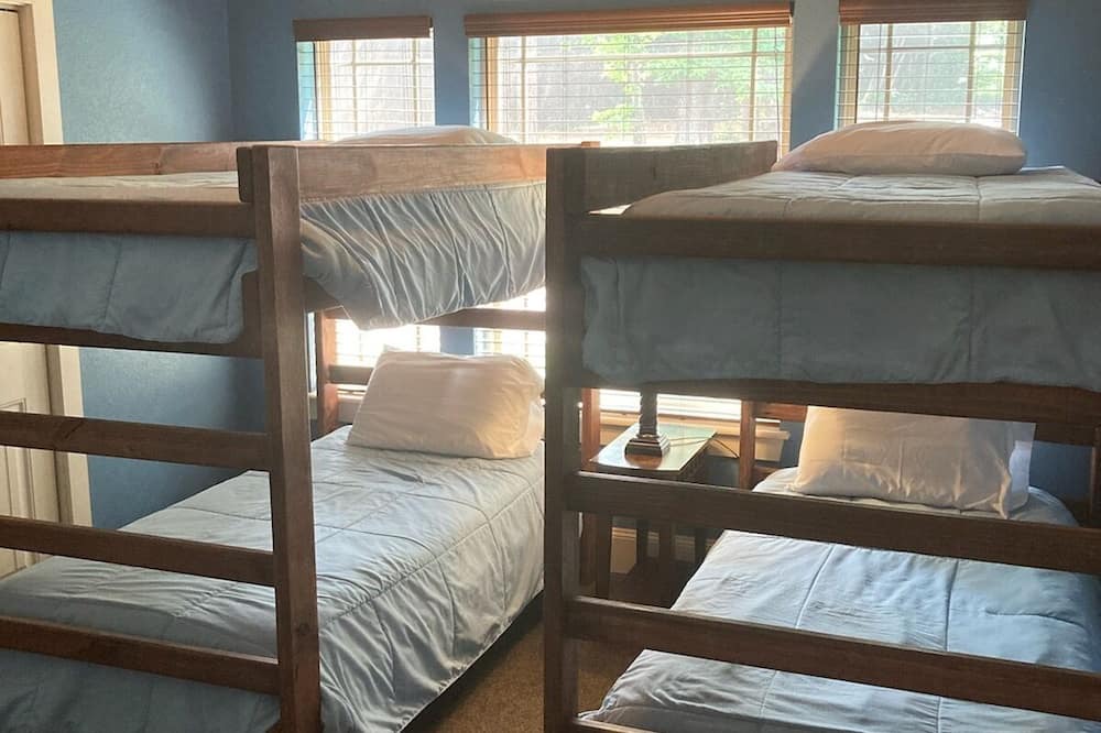 Photo of Bedroom in Flint