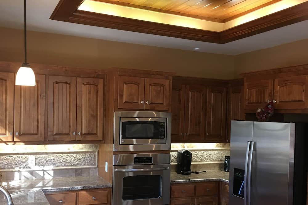 Photo of Kitchen in Flint