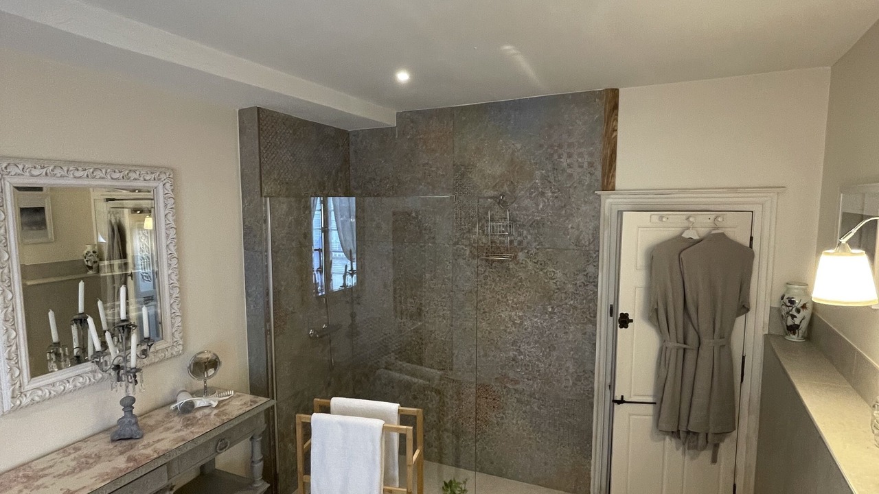 Photo of Bathroom in Chinon