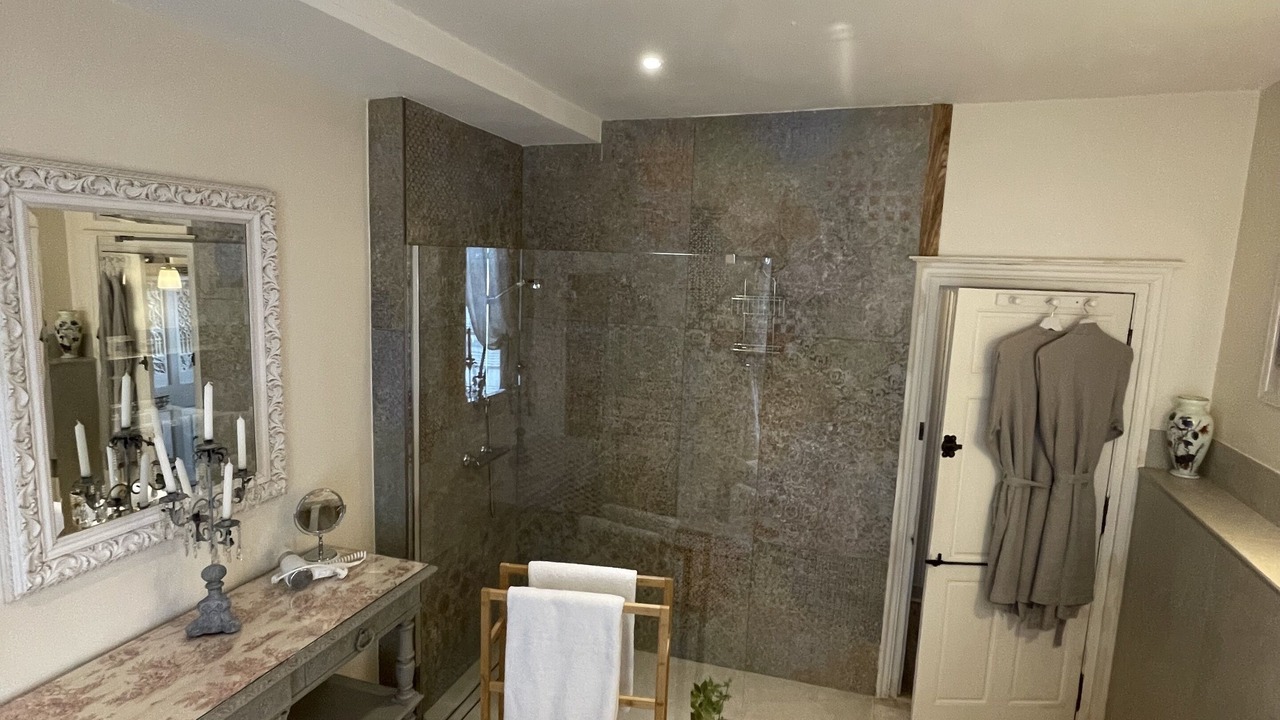 Photo of Bathroom in Chinon