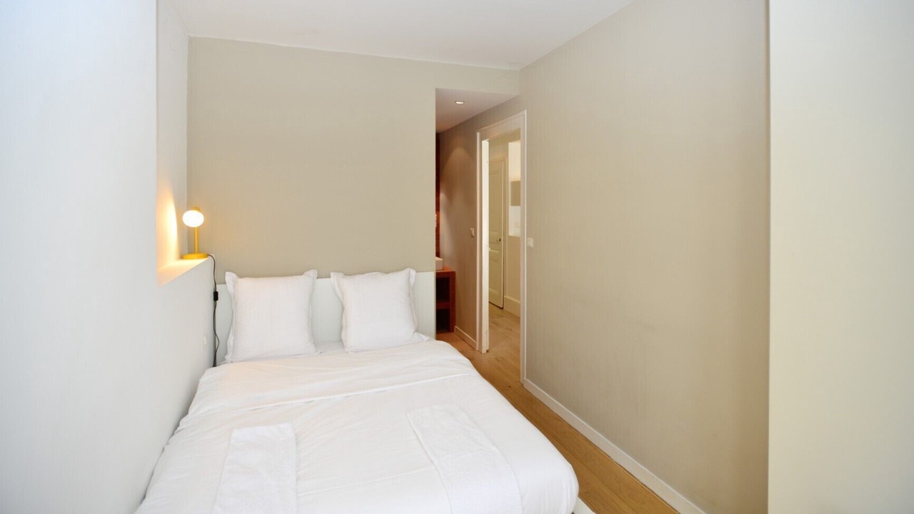 Photo of Bedroom in Moliere - Edgard Quinet