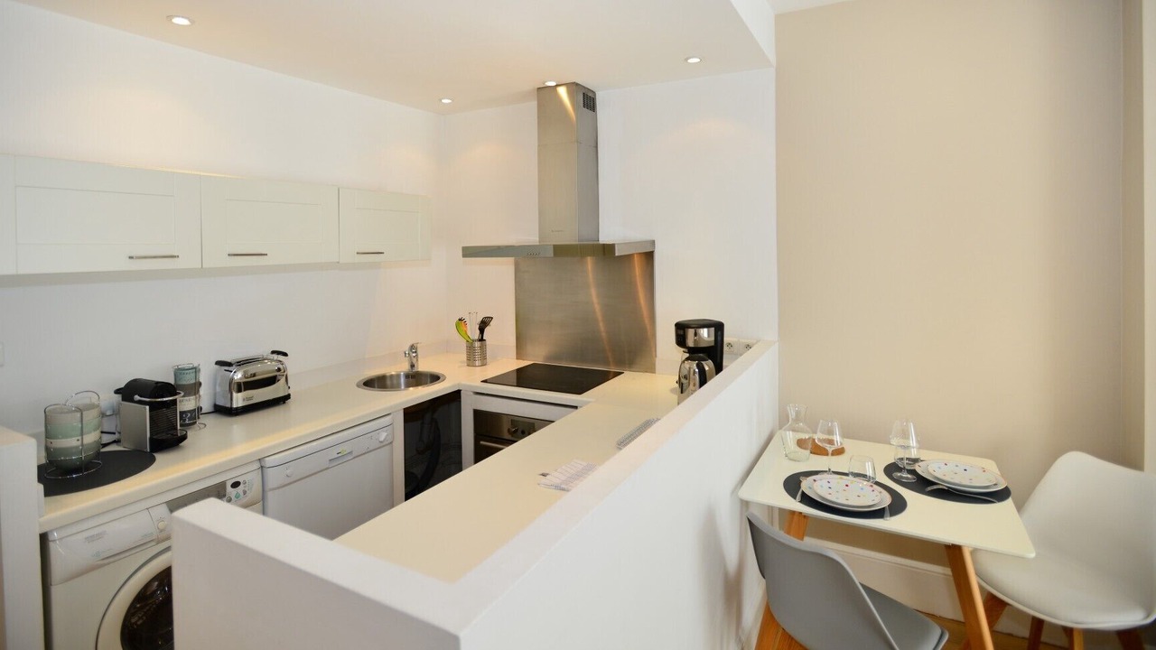 Photo of Kitchen in Moliere - Edgard Quinet