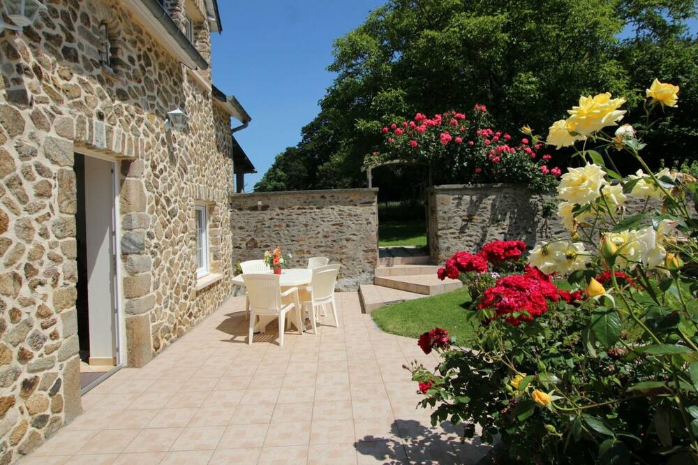 Photo of Patio Balcony in Montsurvent