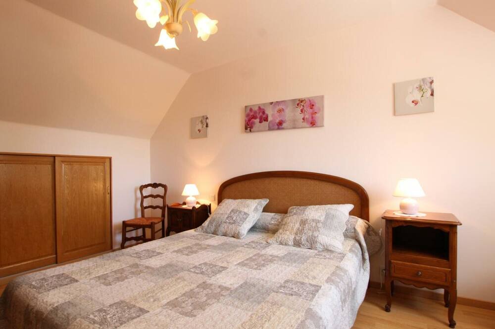 Photo of Bedroom in Montsurvent