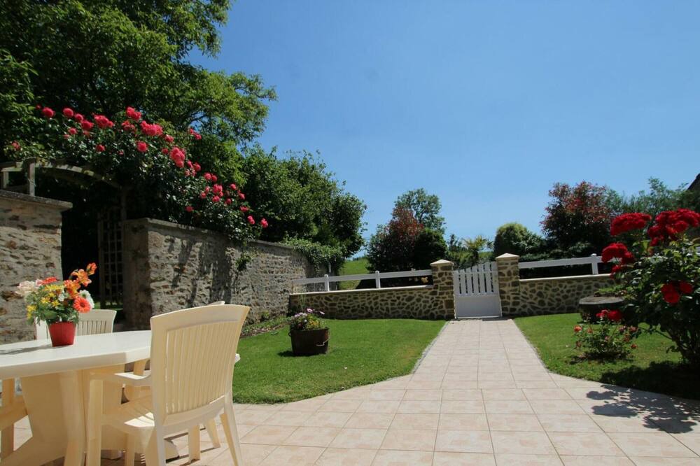 Photo of Others in Montsurvent