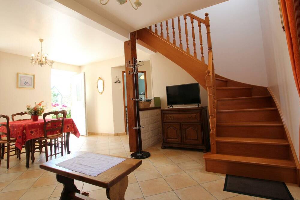 Photo of Livingroom in Montsurvent