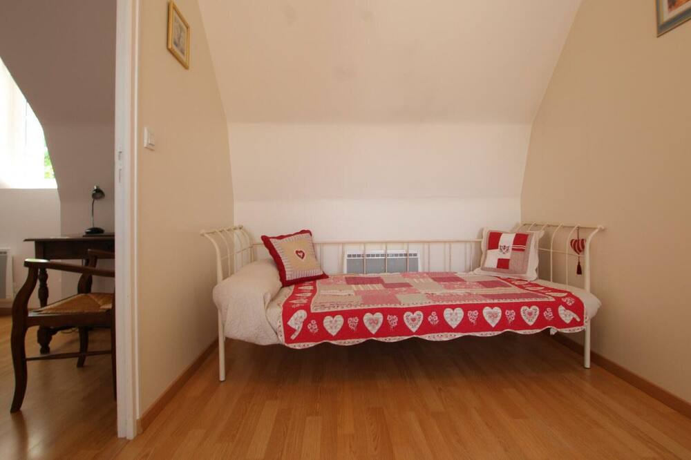 Photo of Bedroom in Montsurvent