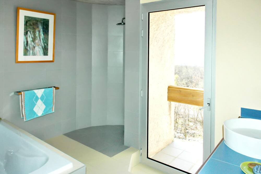 Photo of Bathroom in Mane