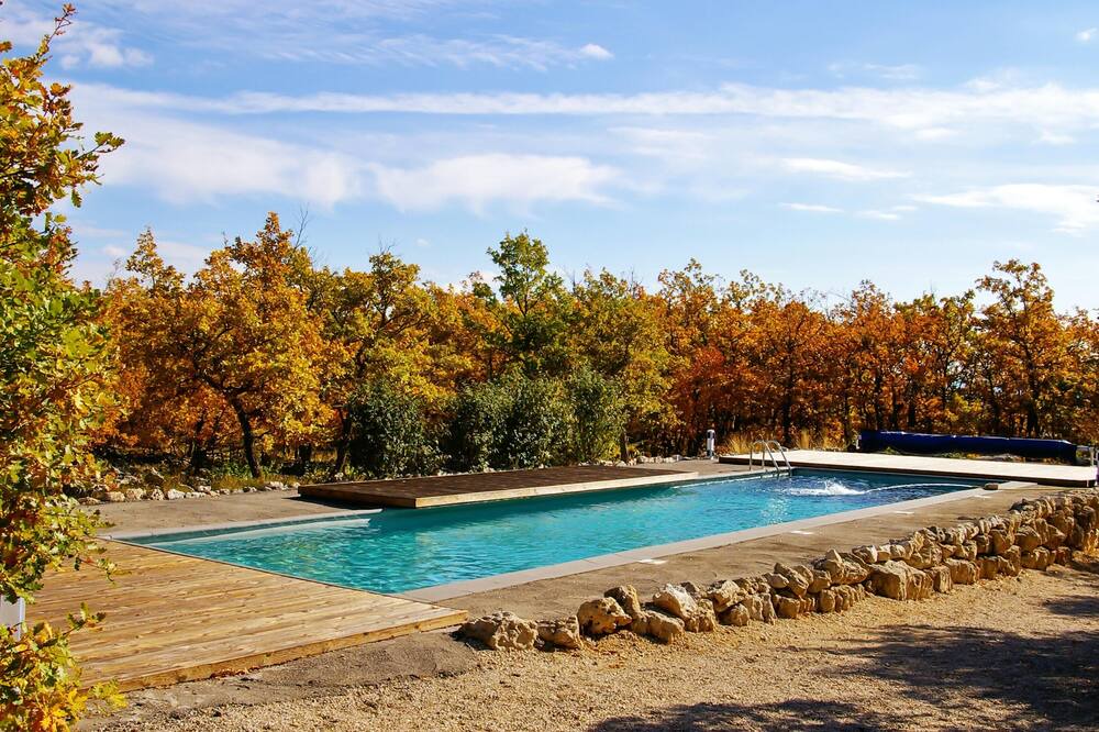 Photo of Outdoor in Mane