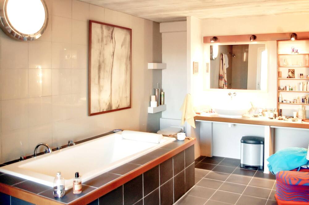 Photo of Bathroom in Mane