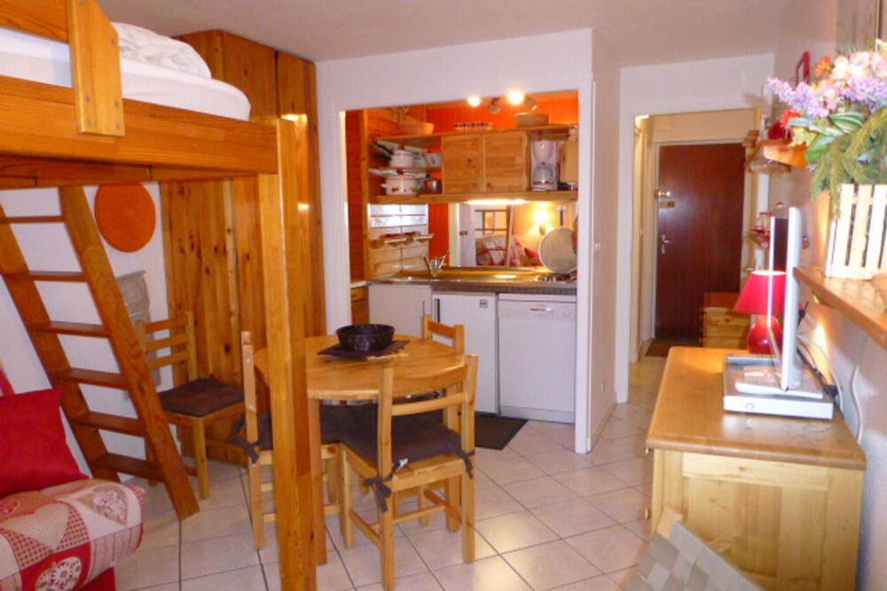 Photo of Others in Cognet