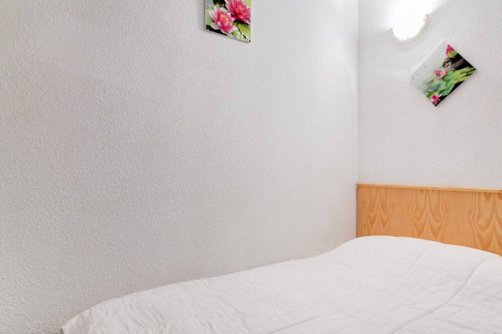 Photo of Bedroom in Esquieze-Sere