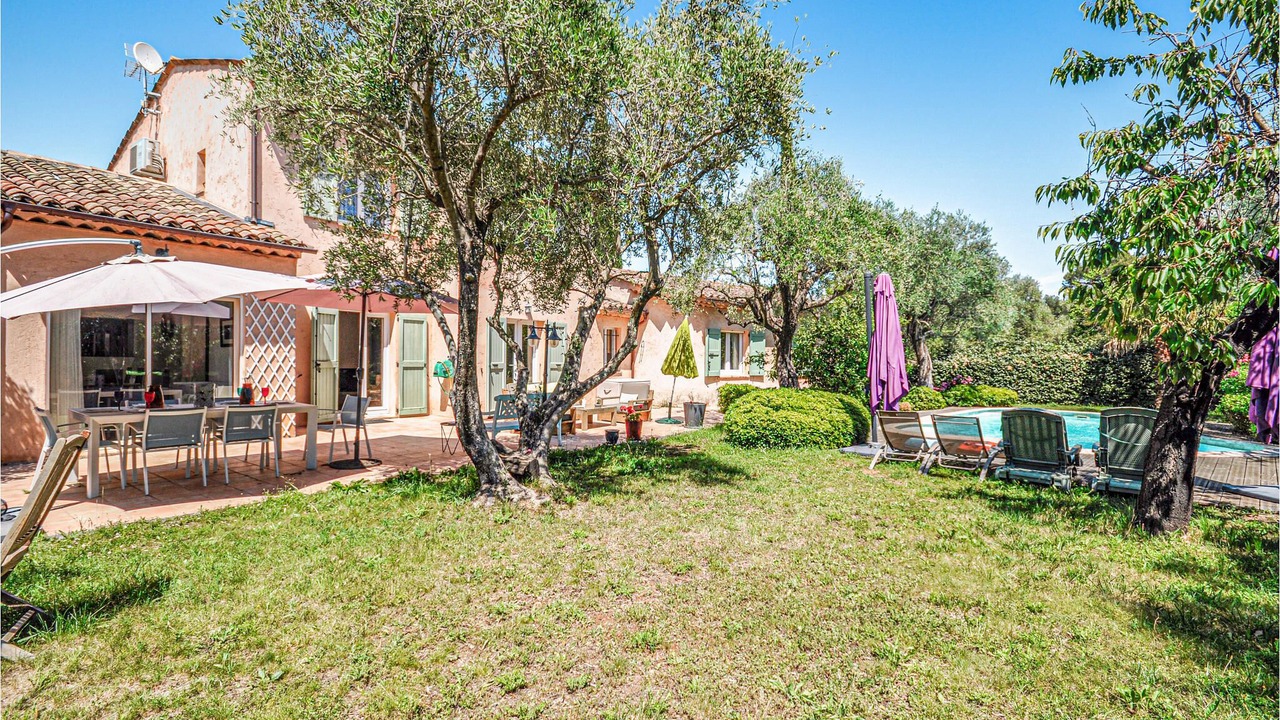 Photo of Outdoor in Saint-Jacques