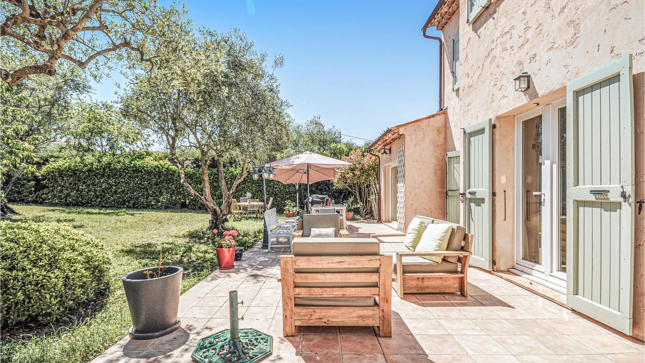 Photo of Outdoor in Saint-Jacques