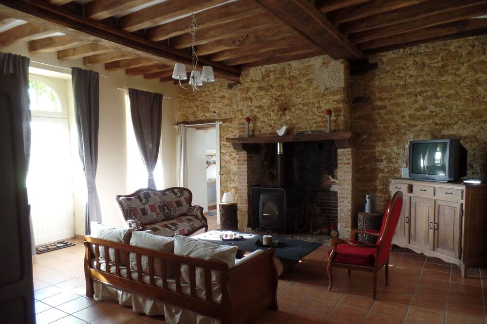 Photo of Livingroom in Faveraye-Machelles