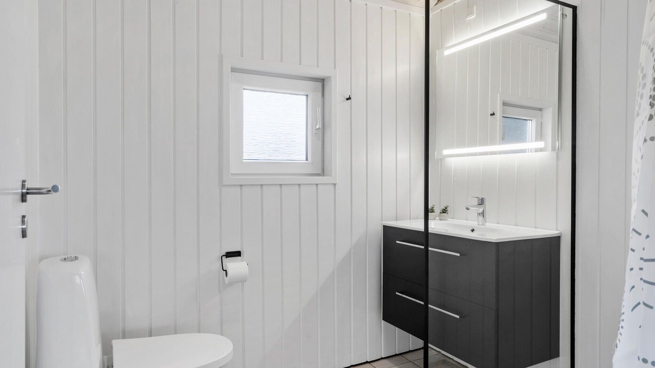 Photo of Bathroom in Vrist Strand