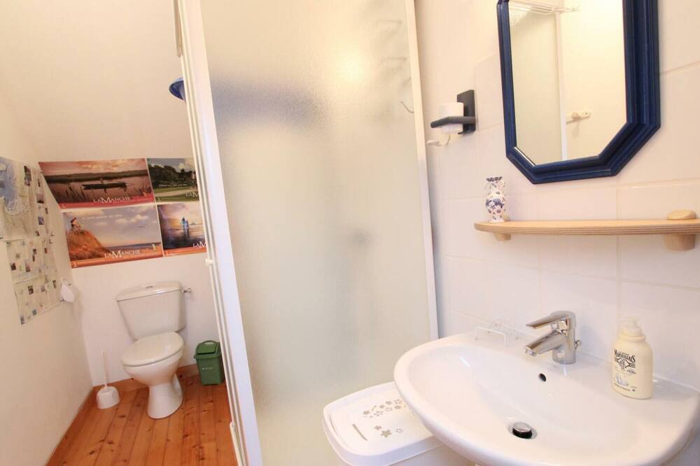 Photo of Bathroom in Annoville