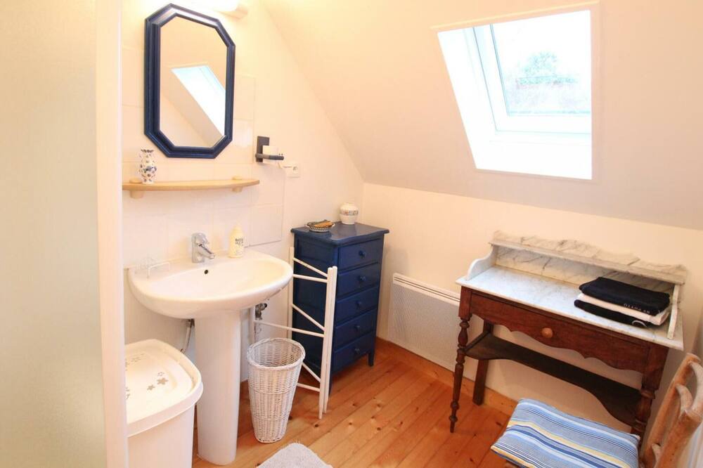 Photo of Bathroom in Annoville