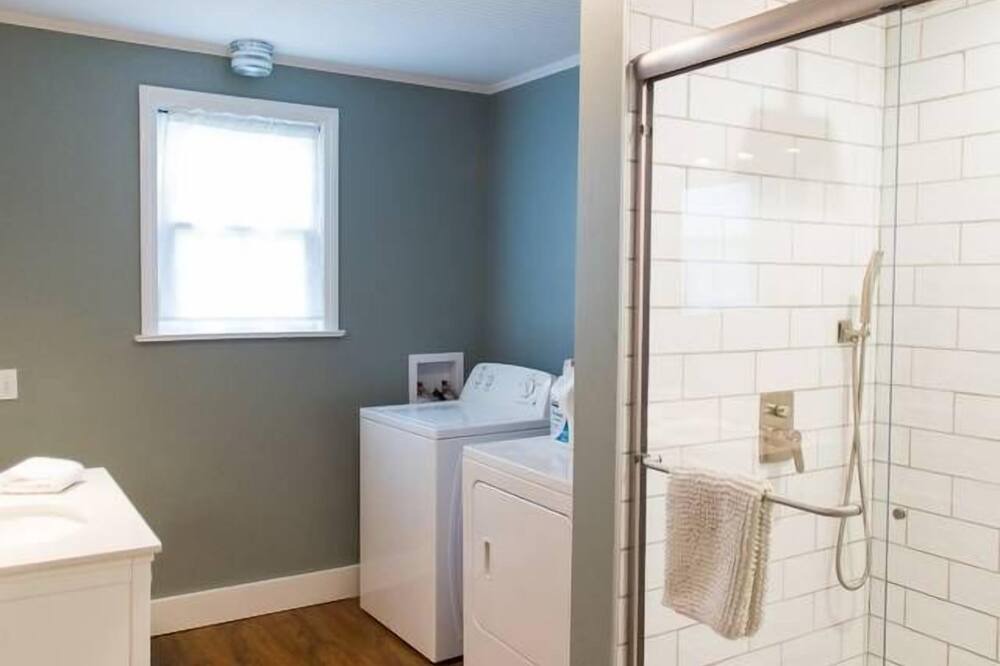 Photo of Bathroom in Woodbine