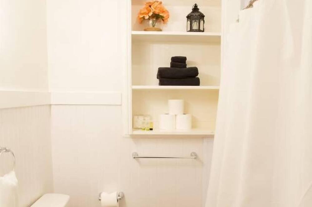 Photo of Bathroom in Woodbine