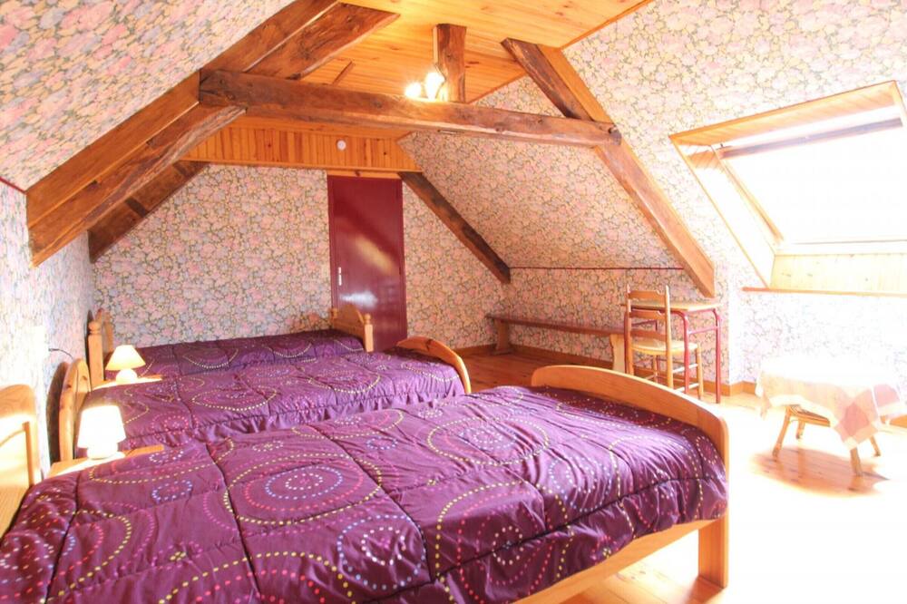 Photo of Bedroom in Isigny-le-Buat