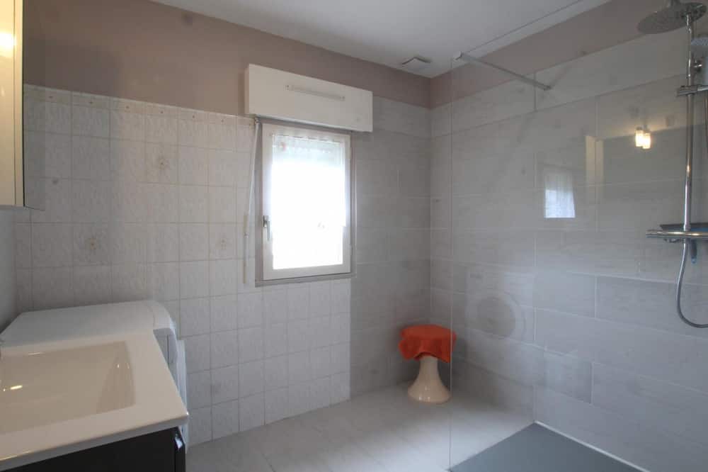 Photo of Bathroom in Isigny-le-Buat