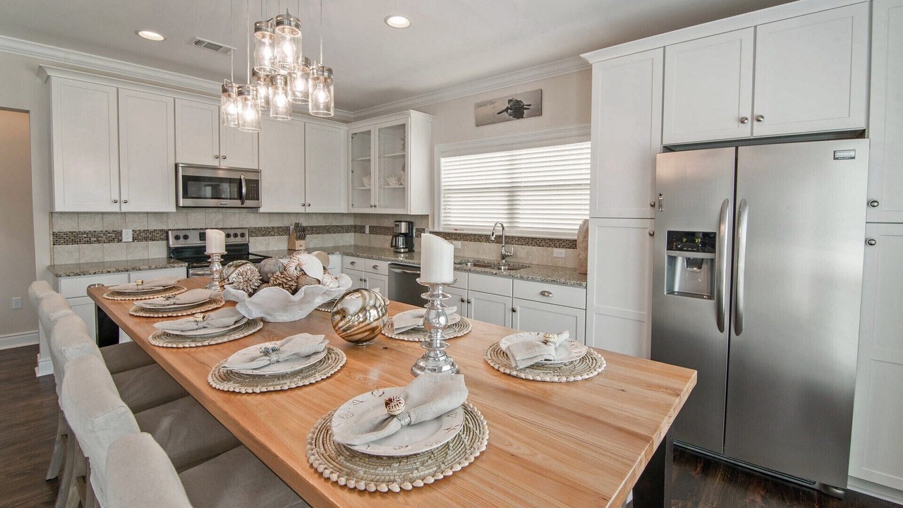 Photo of Others in Avalon Beach Estates