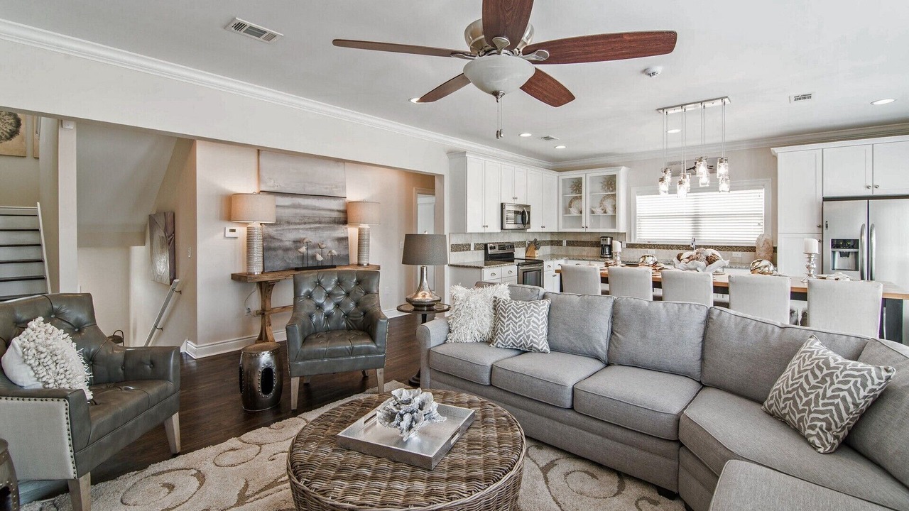 Photo of Others in Avalon Beach Estates